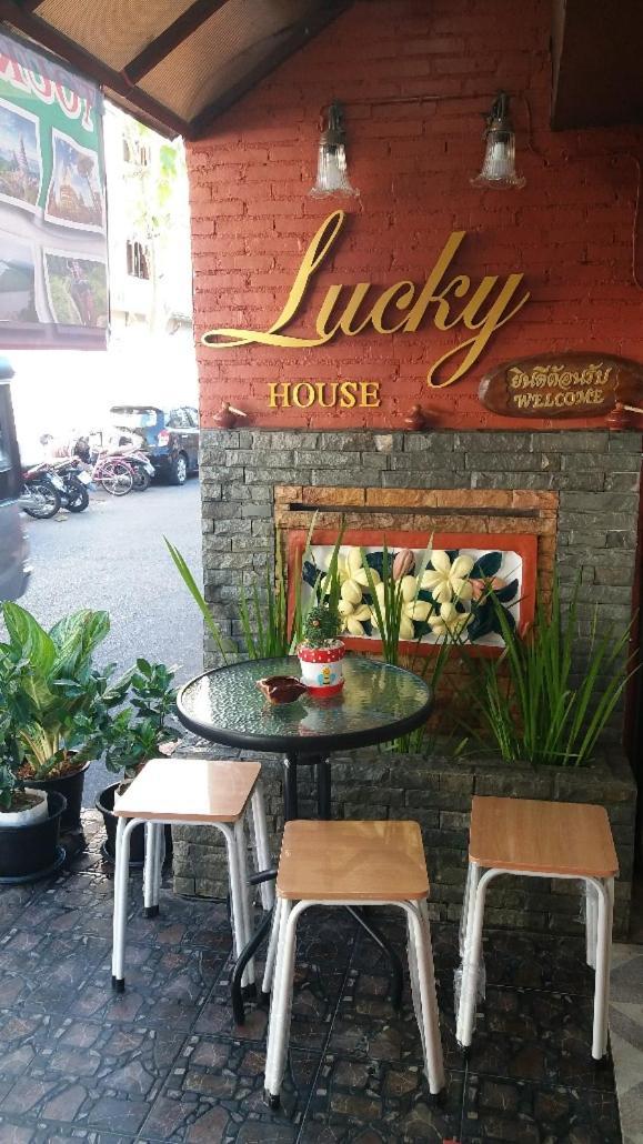Lucky House Hostel Chiang Mai Exterior photo