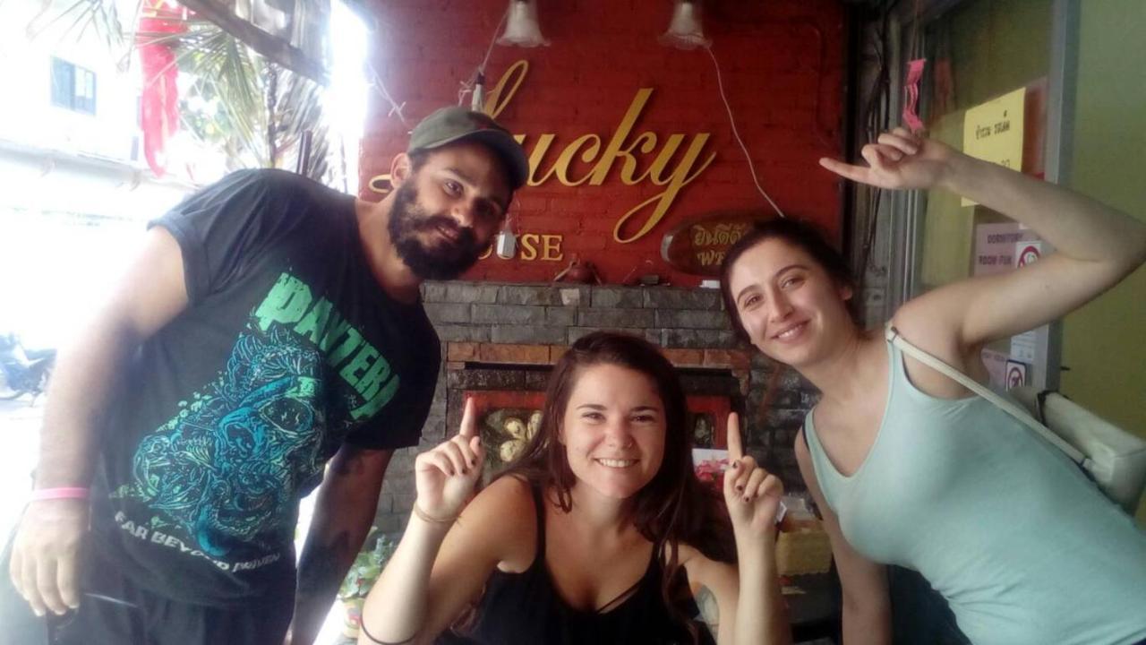 Lucky House Hostel Chiang Mai Exterior photo