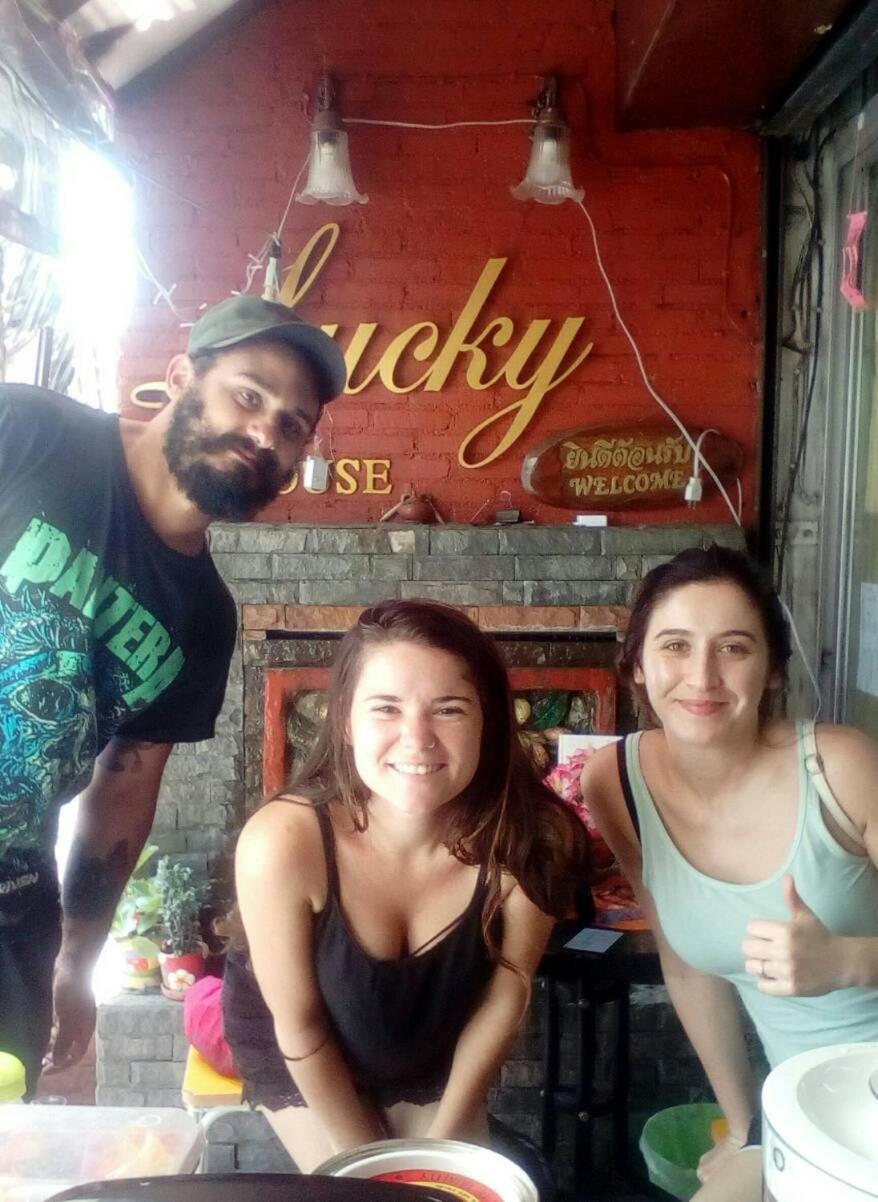 Lucky House Hostel Chiang Mai Exterior photo